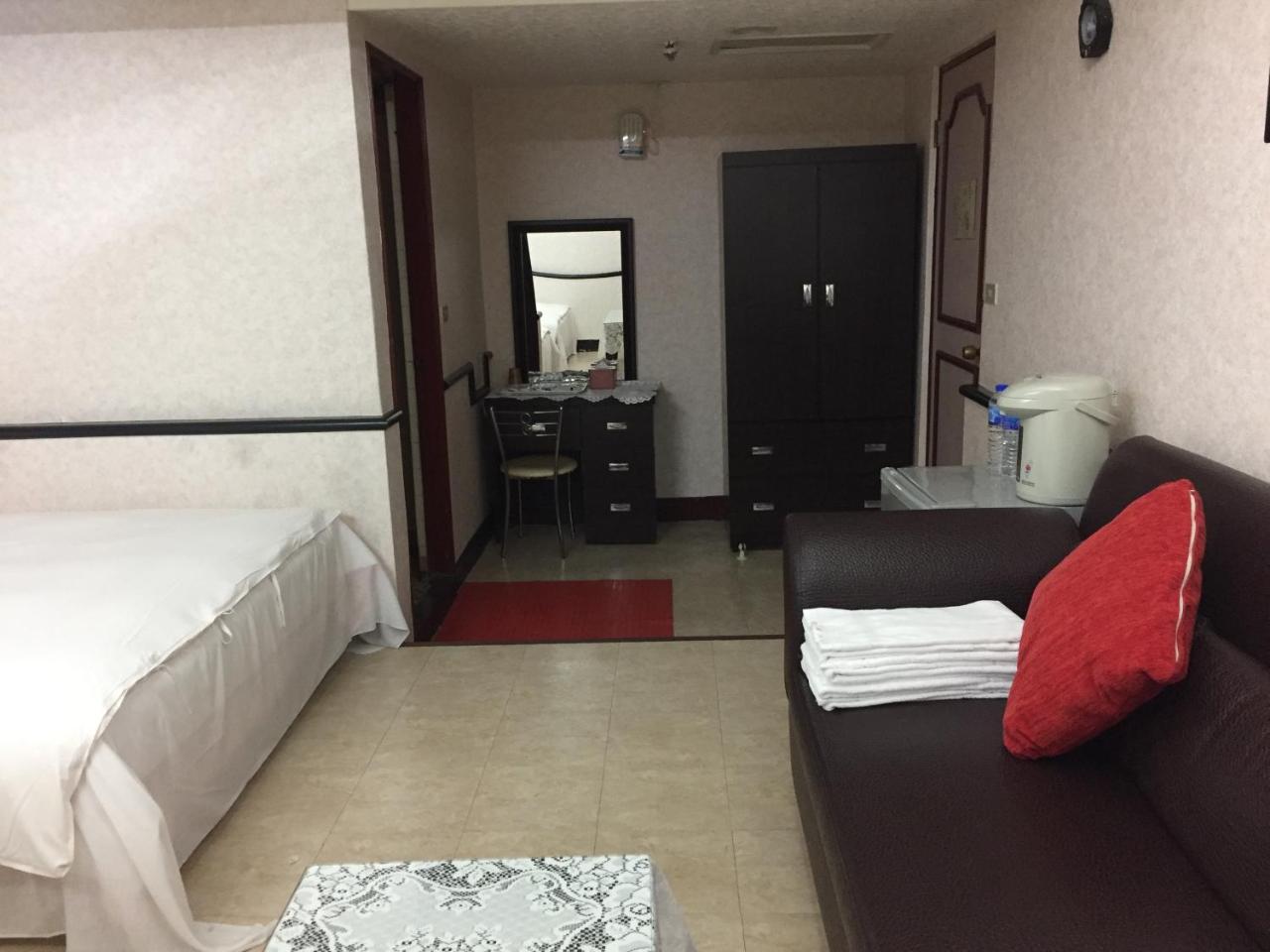 King Lo Tung Hotel Luodong Exterior photo